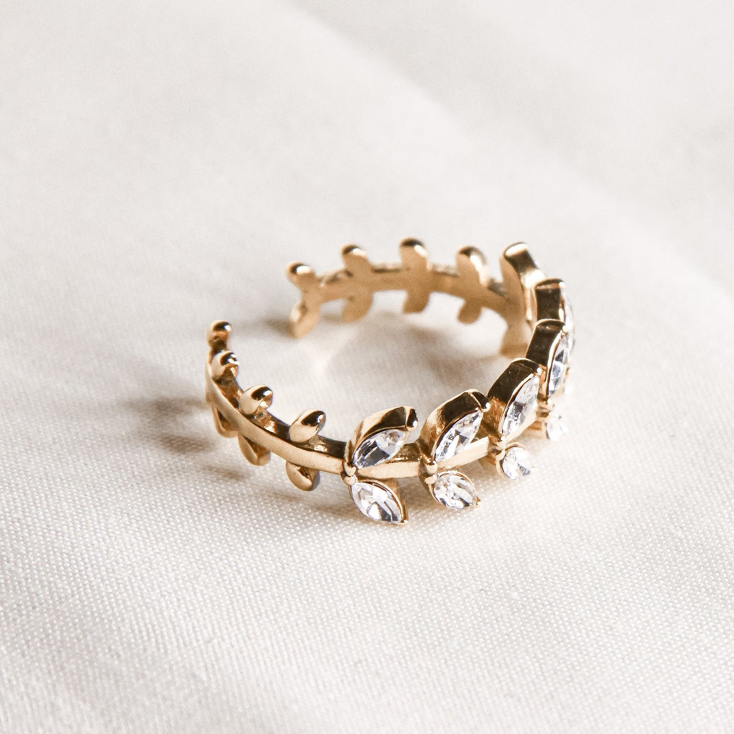 LEAFY WHITE | RING